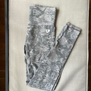 Women’s Best Camo Seamless Leggings XS